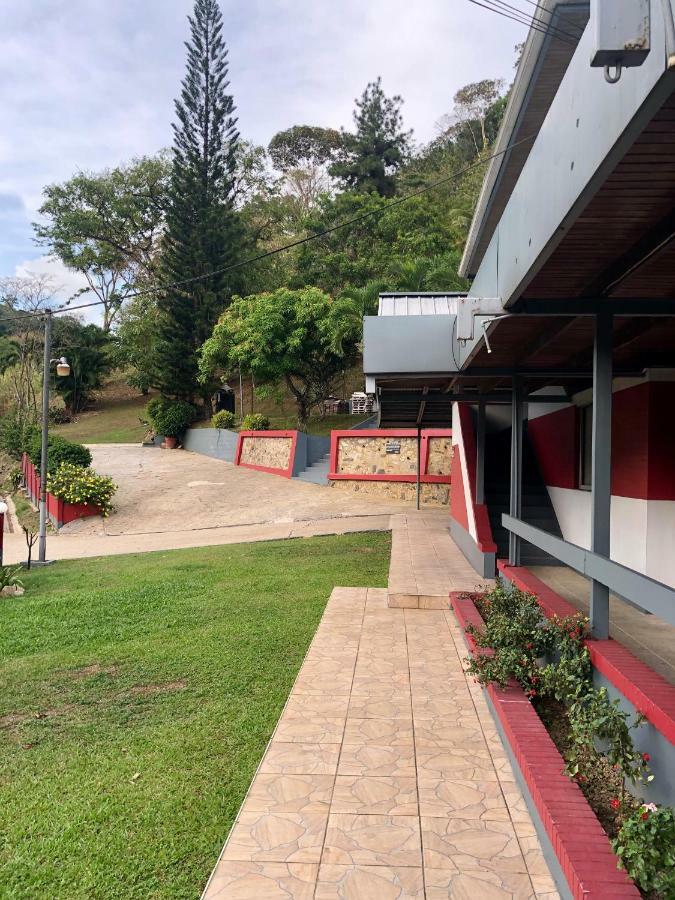 Monique'S Guest House Maraval Exteriör bild